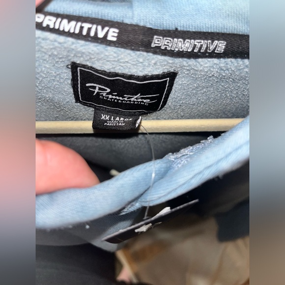 Primitive Blue pullover - Picture 3 of 4